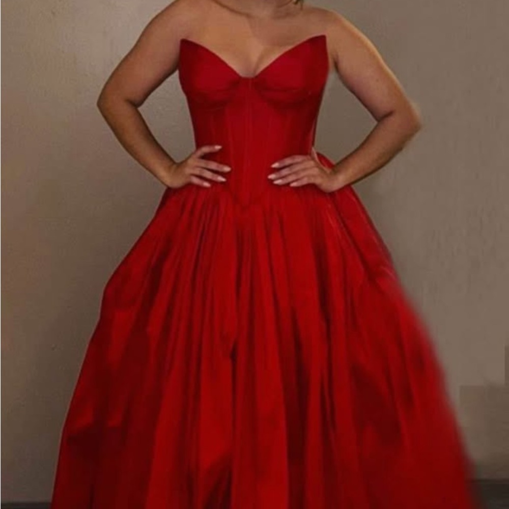 New ❤️ !! Used once . Red Sweetheart Strapless Prom Gown